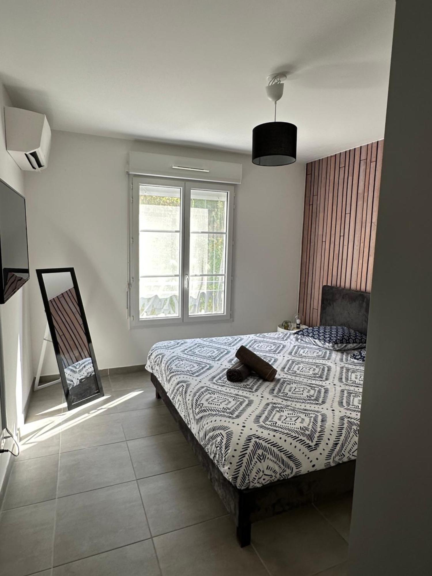 Bel Appartement Au Calme Avec Parking Ментона Экстерьер фото